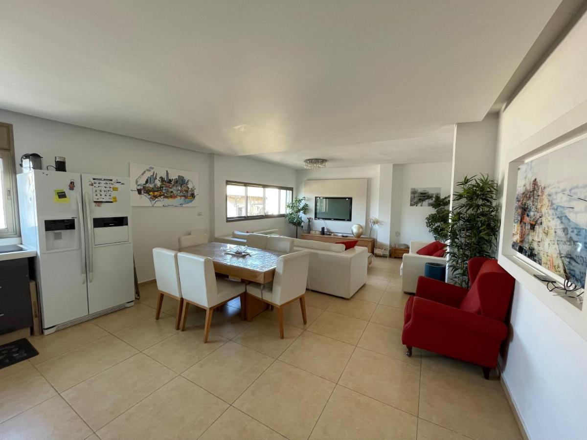 Beautiful 2-Bedroom Condo In The Heart Of Tel Aviv Exterior photo