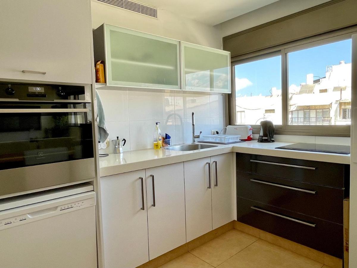 Beautiful 2-Bedroom Condo In The Heart Of Tel Aviv Exterior photo