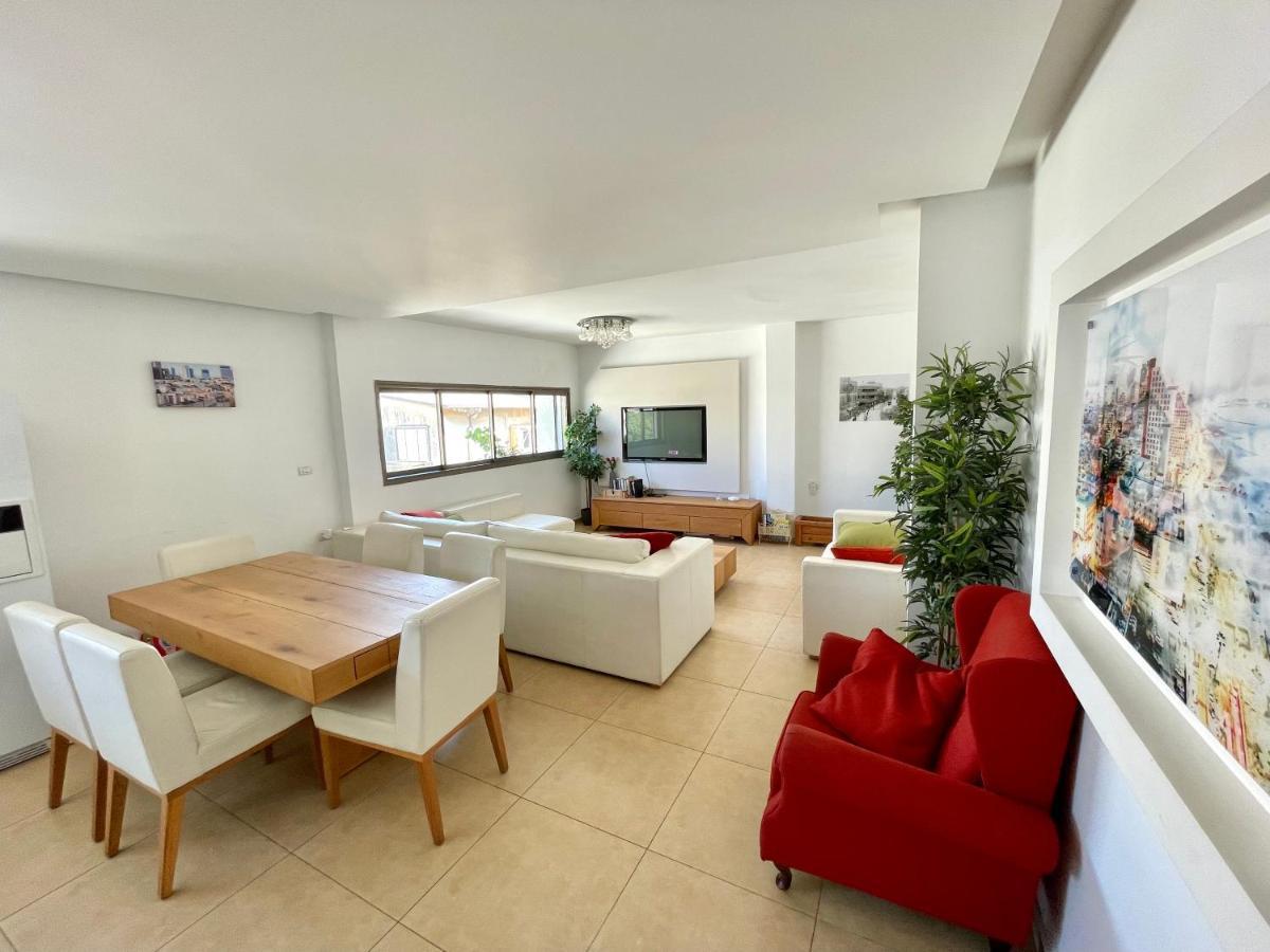 Beautiful 2-Bedroom Condo In The Heart Of Tel Aviv Exterior photo