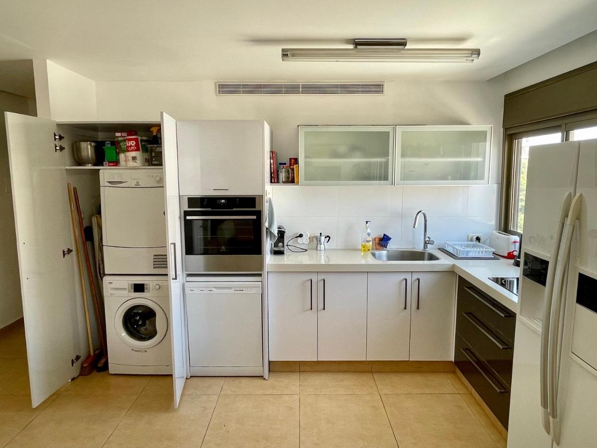 Beautiful 2-Bedroom Condo In The Heart Of Tel Aviv Exterior photo