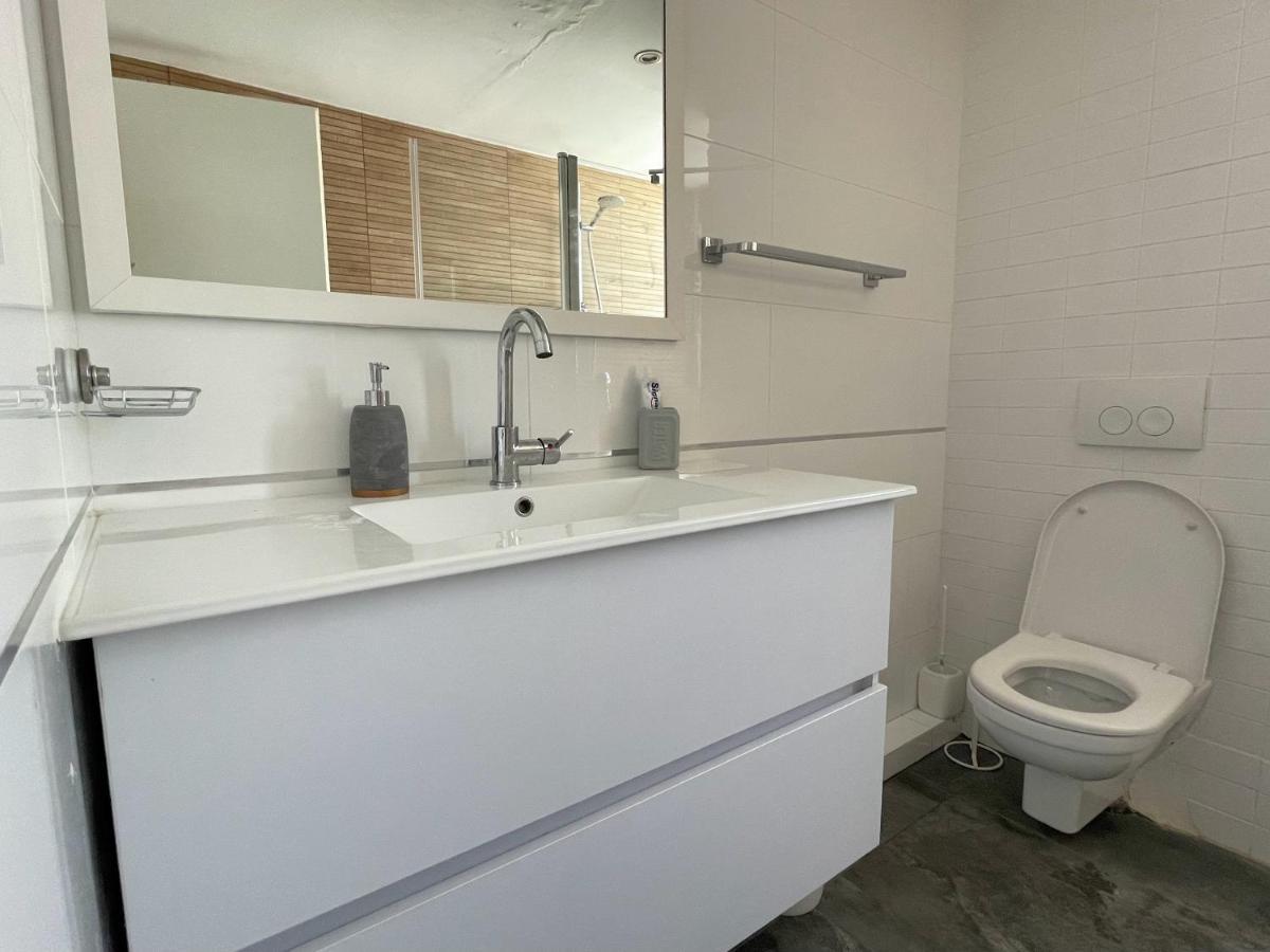 Beautiful 2-Bedroom Condo In The Heart Of Tel Aviv Exterior photo