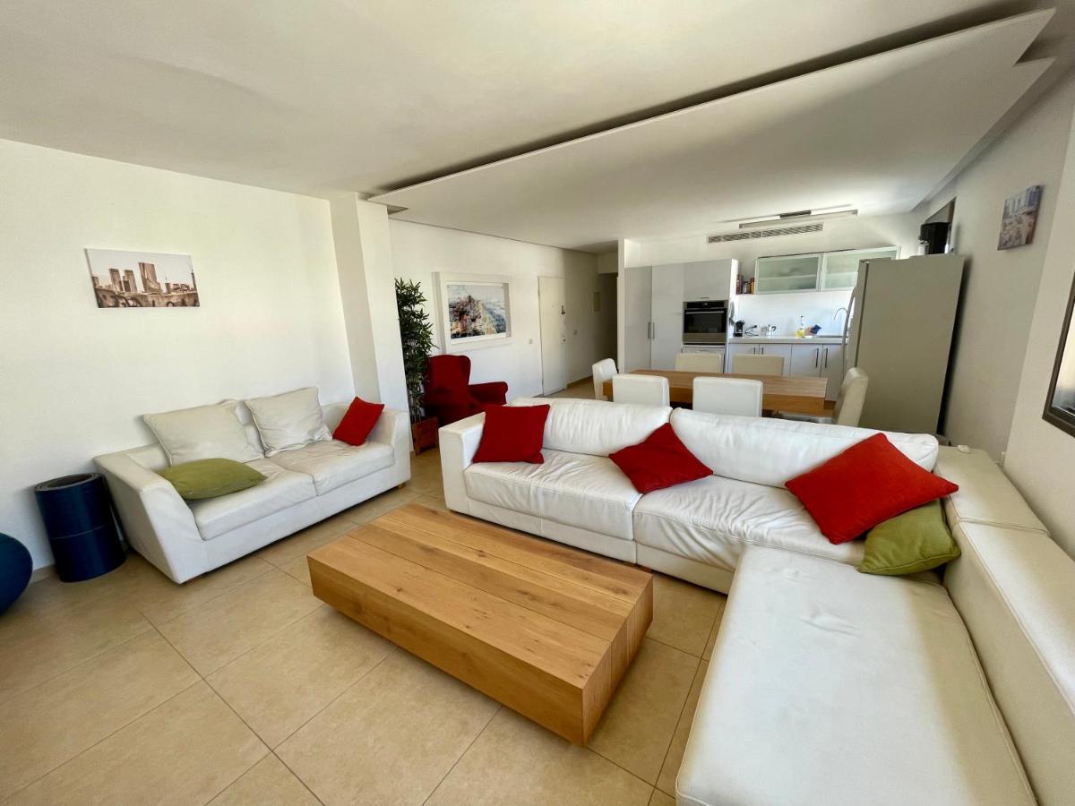 Beautiful 2-Bedroom Condo In The Heart Of Tel Aviv Exterior photo
