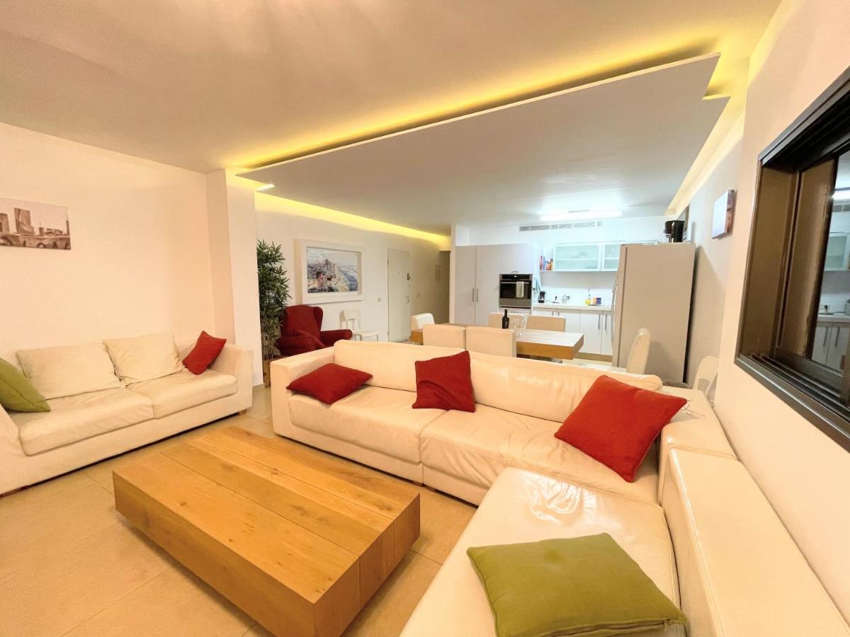 Beautiful 2-Bedroom Condo In The Heart Of Tel Aviv Exterior photo